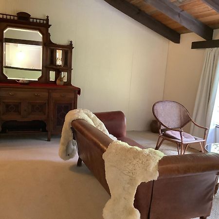 Possum Lodge Manapouri Room photo