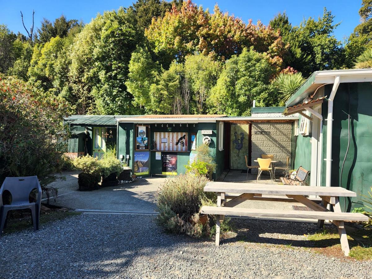 Possum Lodge Manapouri Exterior photo