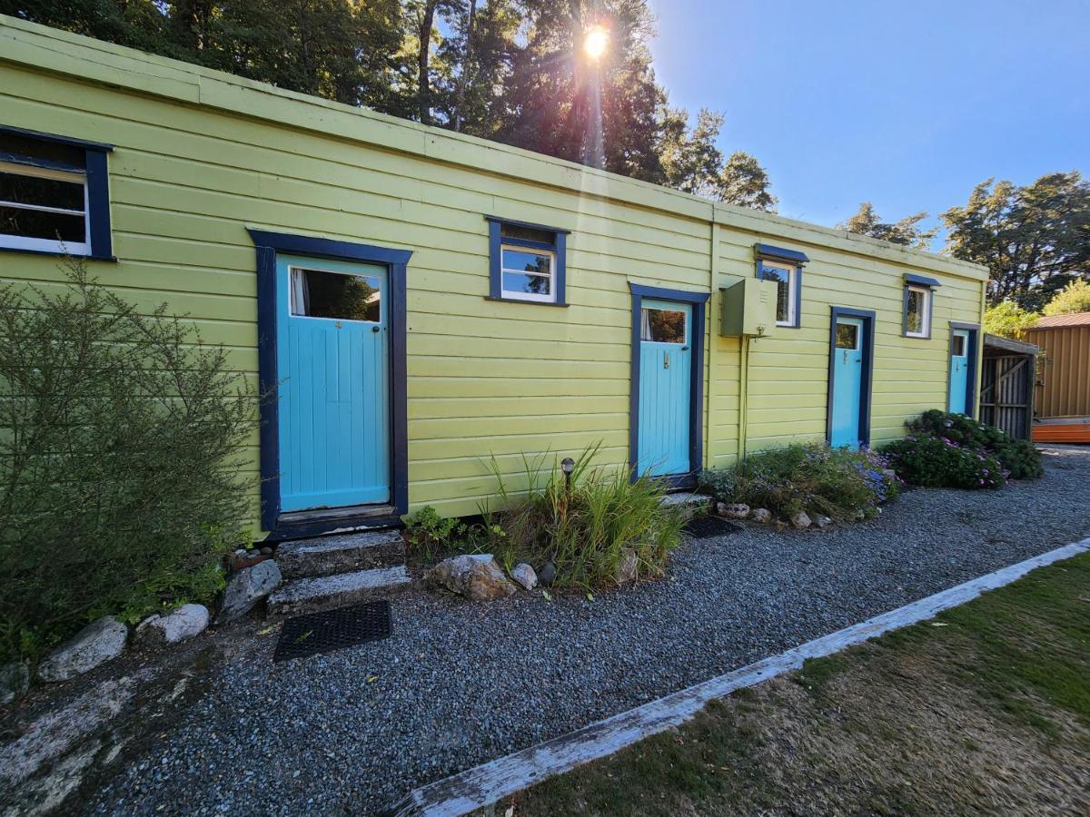 Possum Lodge Manapouri Exterior photo